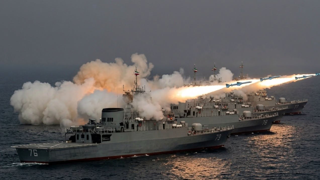 𝗕𝗥𝗘𝗔𝗞𝗜𝗡𝗚 🇮🇷 Iran declares Hormuz “No-Go Zone” :IRGC warns all vessels risk being treated as hostile